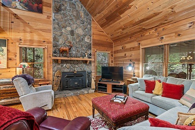 47th image of 61 River Bend Ct