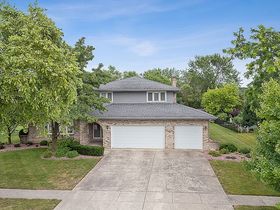 1st image of 15639 S Twin Lakes Dr