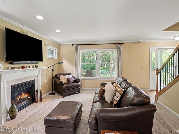 3rd image of 8655 Pettysville Rd