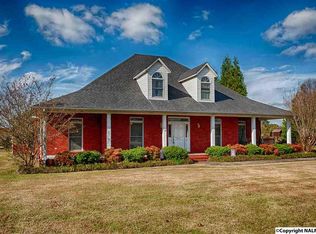 987 Celia Dr SE, Hartselle, AL 35640