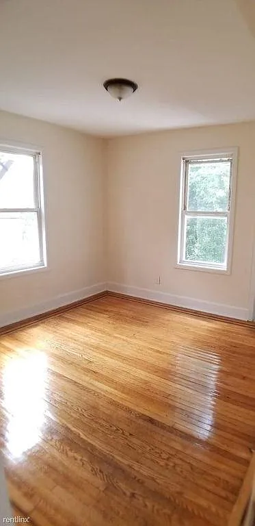 3 bed, $2,400 — Photo 3