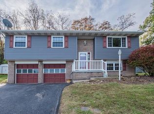 1079 Oblock Rd, Pittsburgh, PA 15239