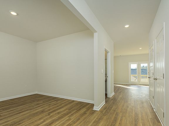 4th image of 488 Bullock Pass