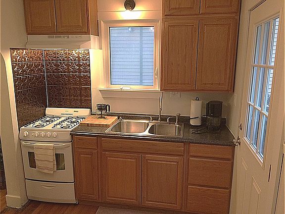 4th image of 164 Clinton St