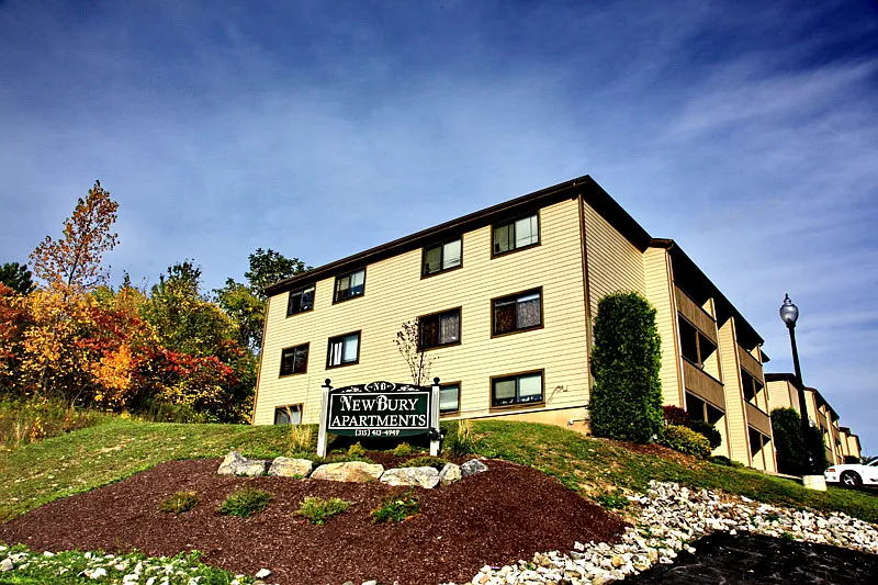 Newbury Apartment Homes — Photo 4