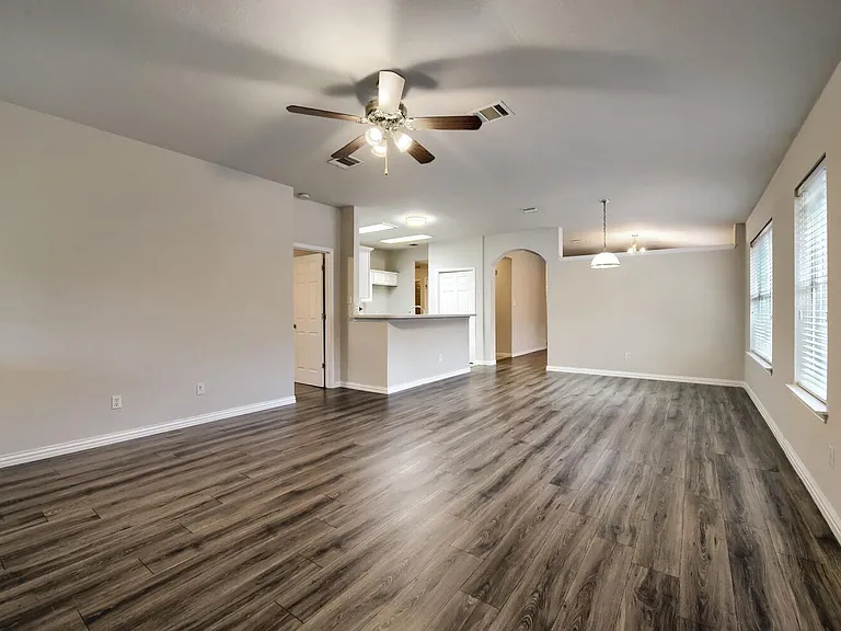 4447 Bremner Dr — Photo 4
