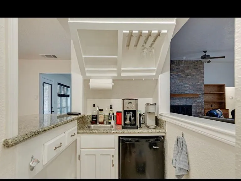 3725 Oakbriar Ln — Photo 9