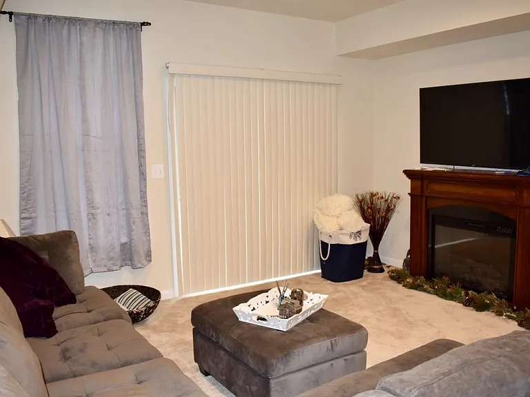 517 Pebblebrook Ln — Photo 6
