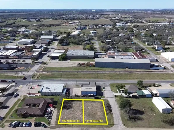 111 N Baker St, Ferris, TX 75125
