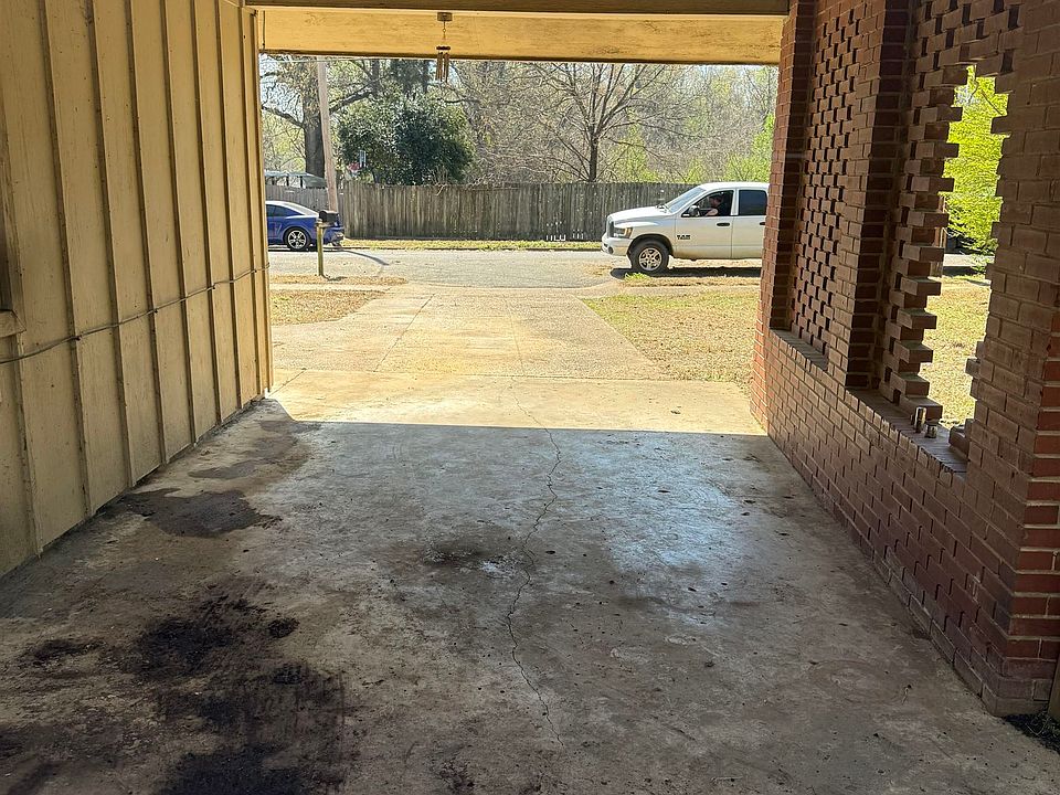 2nd image of 2348 Millbrook Ave
