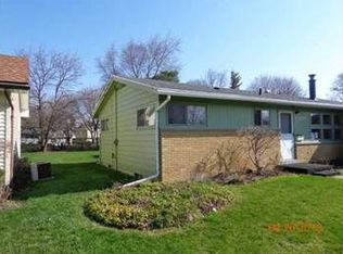 3310 Pickwick Pl, Lansing, MI 48917
