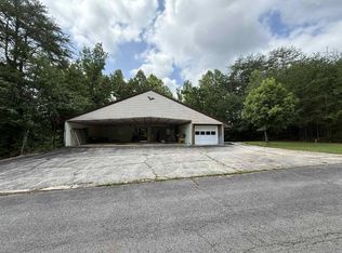 67 W Taxiway Dr, Albany, KY 42602