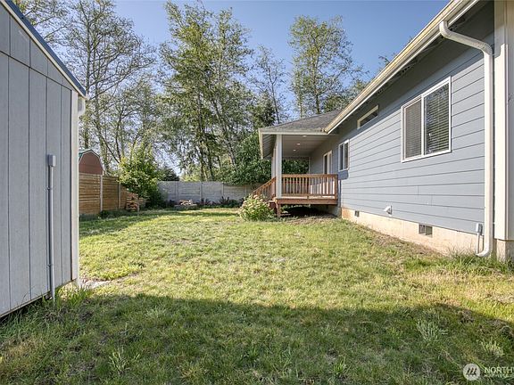 3rd image of 208 Fisher Avenue NE