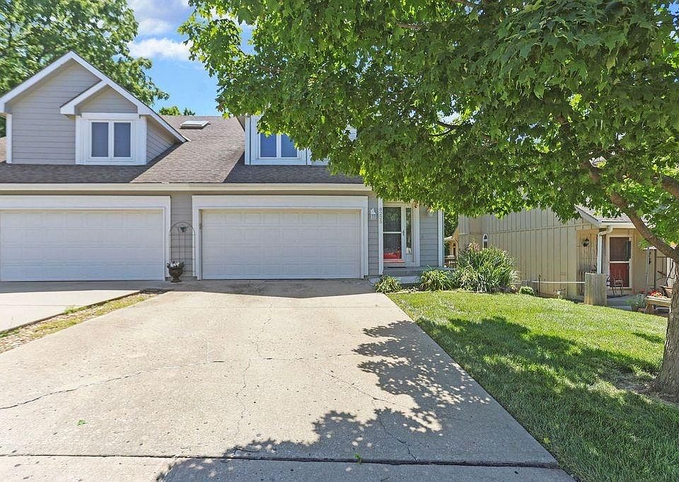 1st image of 8225 N Revere Ct