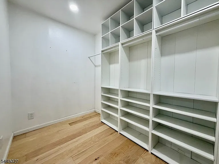 1 S Lakeside Ave #1B — Photo 11