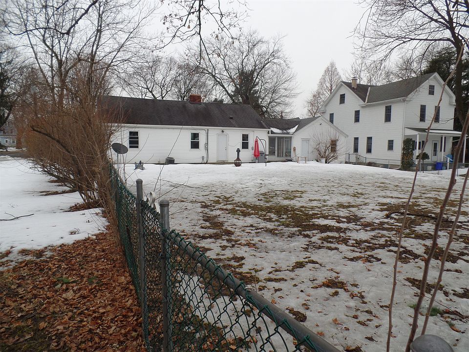 2nd image of 2300 Lincoln St