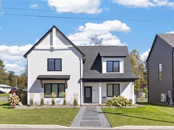45 Kimberley St, New Maryland, NB E3C 1E3