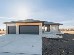 1309 Plainside Ave, Harrisburg, SD 57032