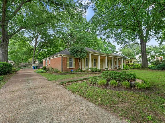 3rd image of 1388 Pecan Trees Dr