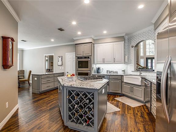 3rd image of 3909 Eagle Lake Ct