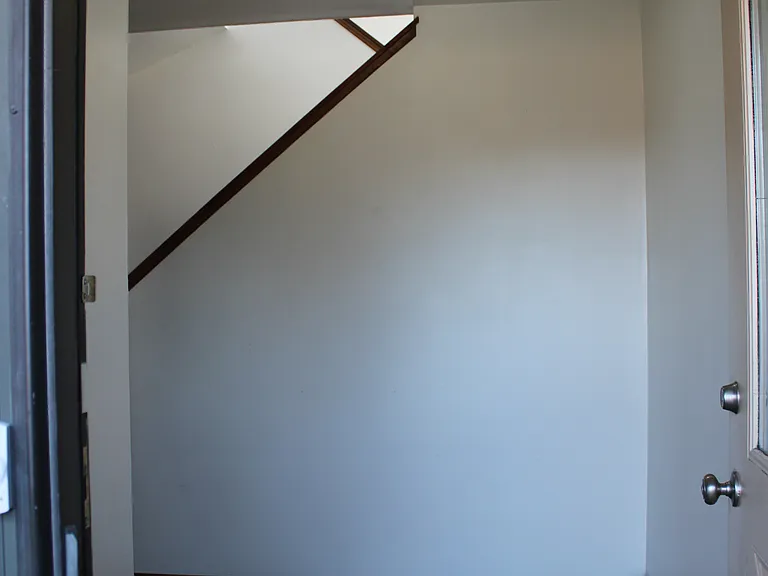 1015 Babcock St — Photo 2