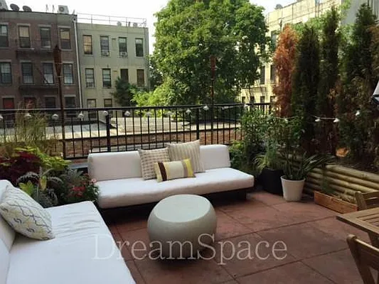 Rented by Dream Space Realty | media 34