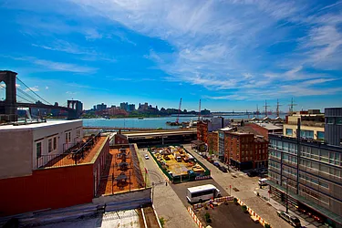 Rented by R New York