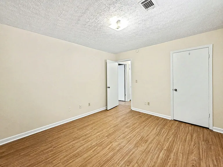 Tibbitts Drive Duplex — Photo 21