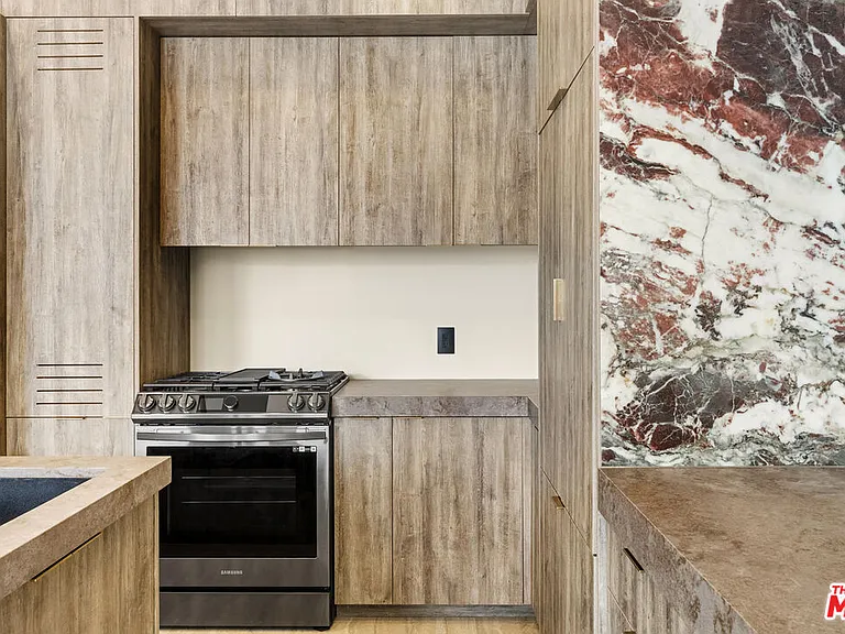1021 N Ogden Dr #Penthouse 5 — Photo 4
