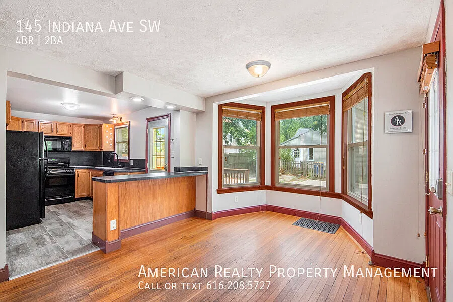 4 bed, 1.5 bath, 1364 sqft, $2,150 — Photo 2