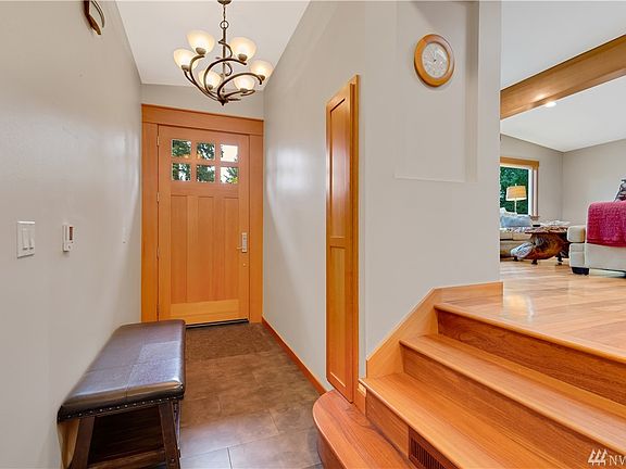 5th image of 117 NW 181st St