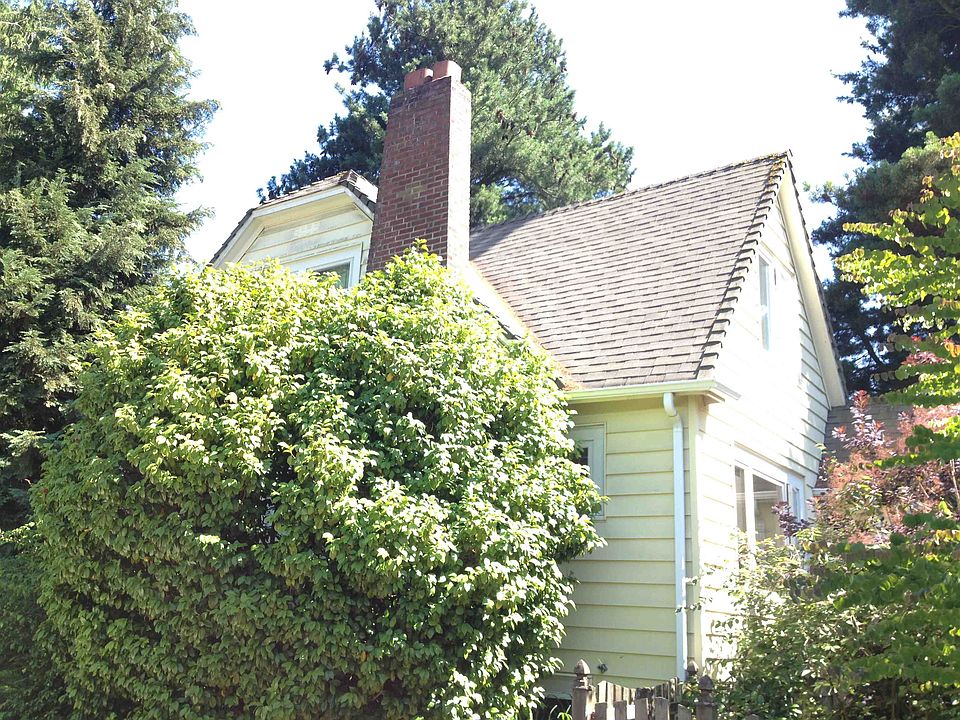 2nd image of 8822 12th Ave NE