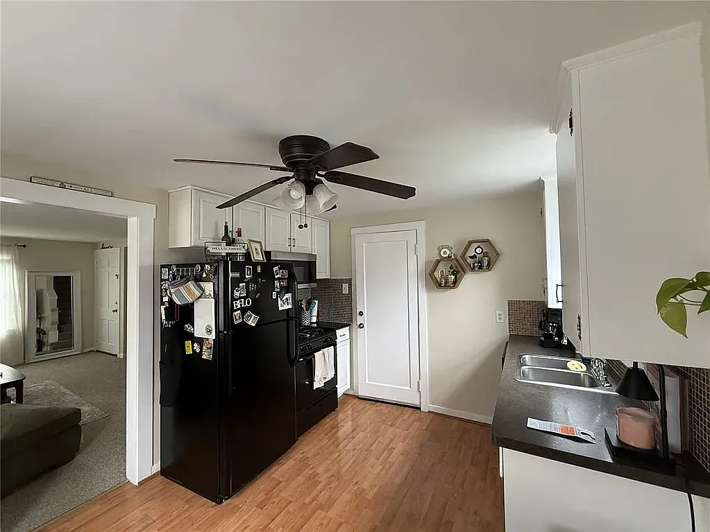 2 bed, 900 sqft, $1,400 — Photo 3