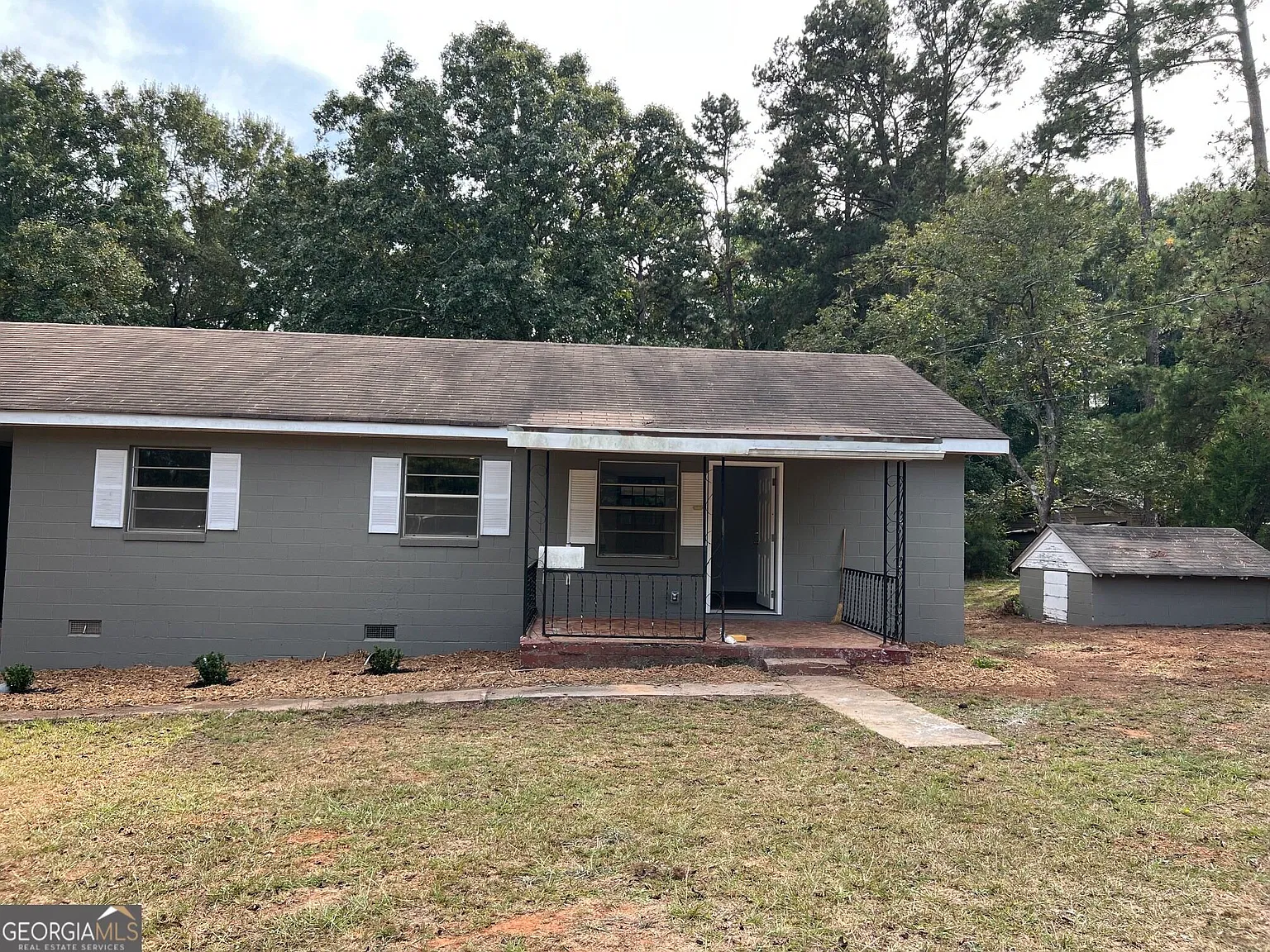 3 bed, 1.0 bath, 1196 sqft, $1,800 — Photo 1