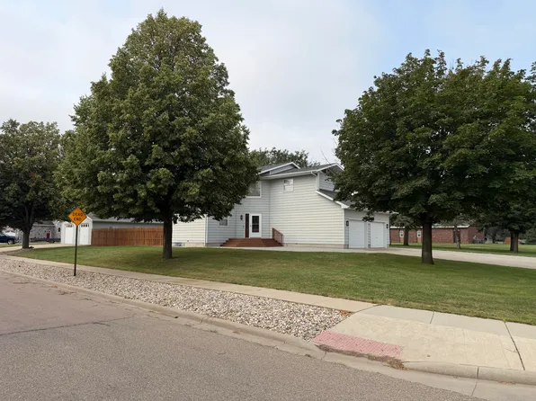 774 18th St SE, Huron, SD 57350