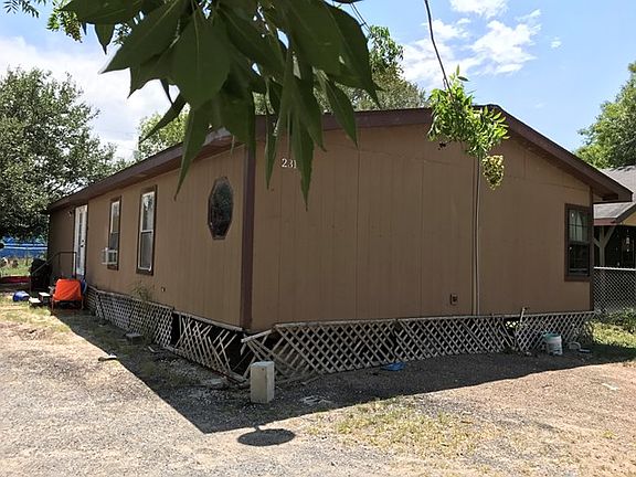 3rd image of 2318 S 34th St