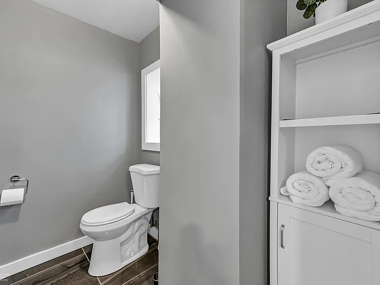 3638 W Cornelia Ave — Photo 15