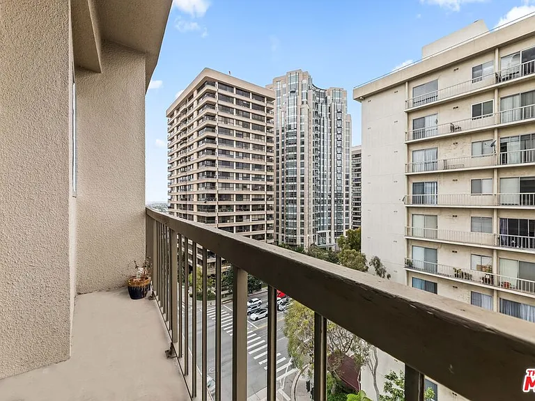 10747 Wilshire Blvd #1103 — Photo 29