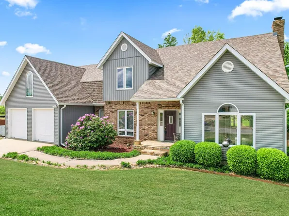 2704 W Dauphine Dr, Rogers, AR 72758
