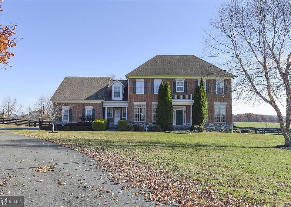 1st image of 15750 Brookhill Ct