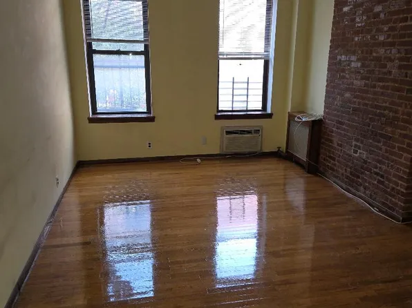 518 East 81st Street image 1 of 7