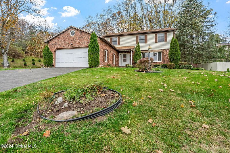 2nd image of 18 Redwood Drive