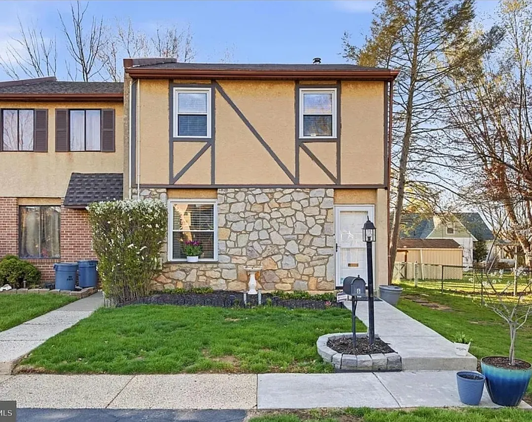 3 bed, 2.5 bath, 1440 sqft, $2,850 — Photo 1