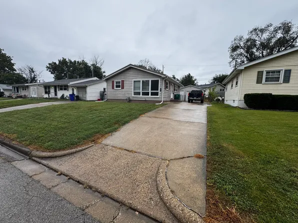 46 Kaydon Dr, Decatur, IL 62521