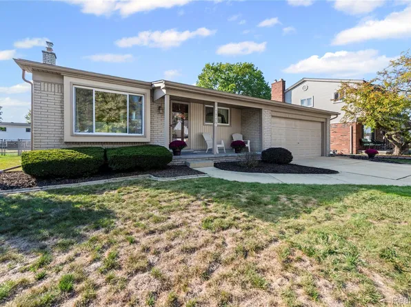 21230 Mayfair St, Woodhaven, MI 48183