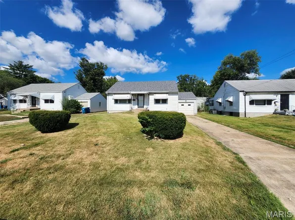 9851 Lorna Ln, Saint Louis, MO 63136