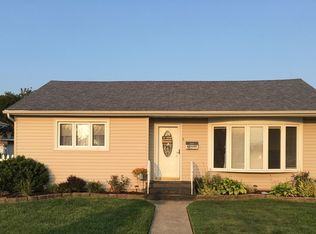 8247 Austin Ave, Burbank, IL 60459