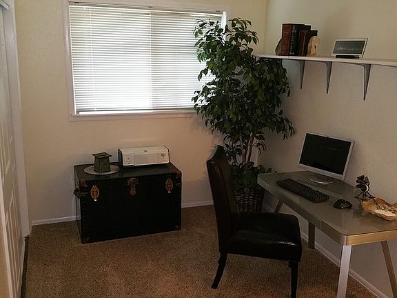 bedroom 2/ office