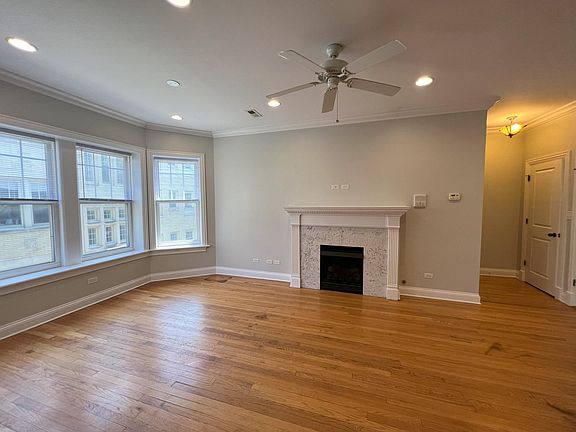 4th image of 1424 W Lunt Ave #6-J