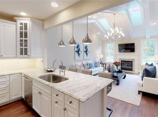 141 Ridgewood Drive Ln #201, Middlebury, CT 06762